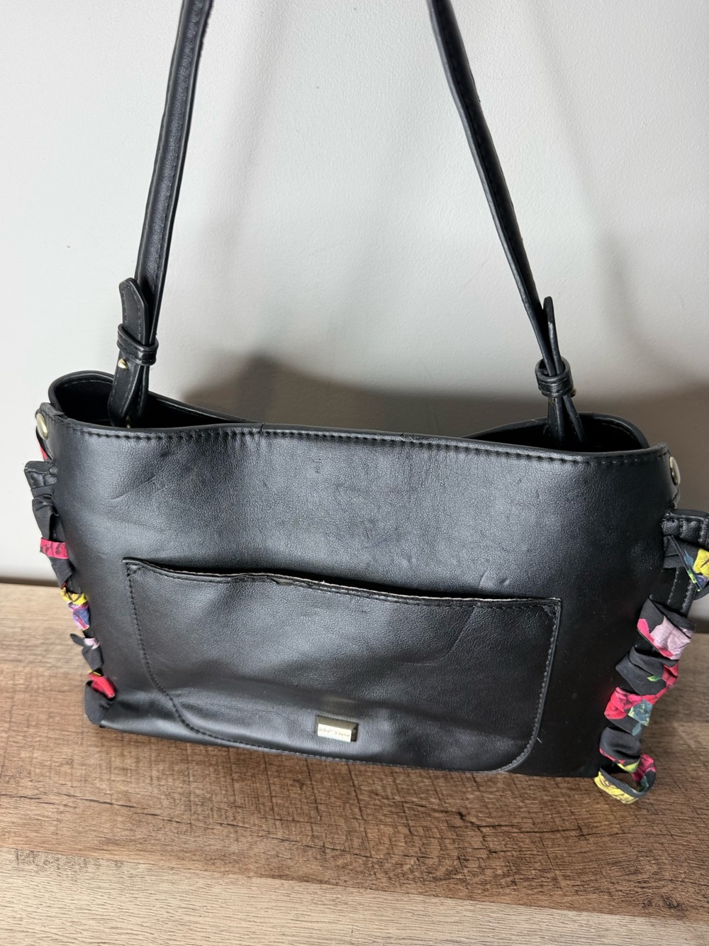 BETSEY JOHNSON Black Wrapped Up In You 2 Shoulder Bag Satchel *FLAW* - Picture 4 of 16